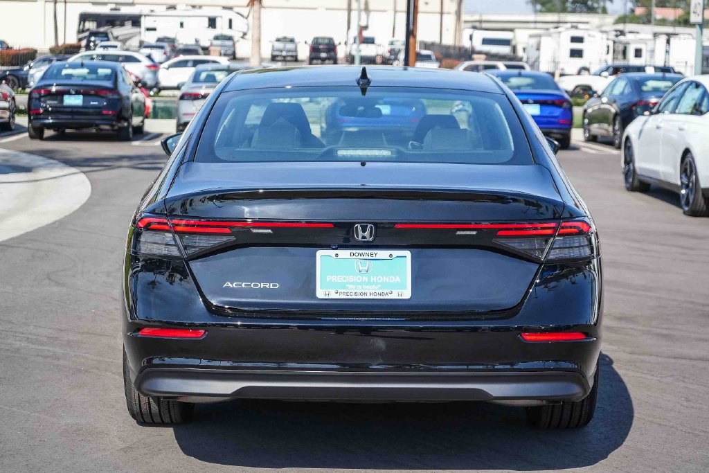 New 2026 Crystal Black Pearl Honda SE image 8