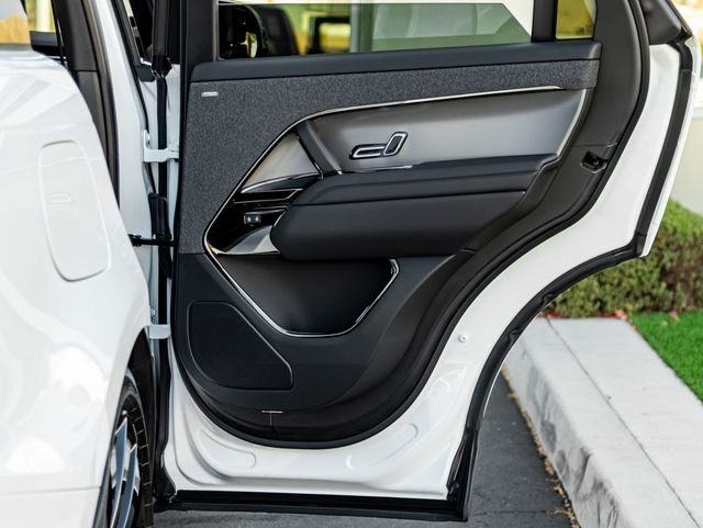 New 2026 Fuji White Land Rover SE image 28
