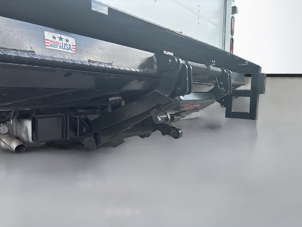 Used 2021 Arc White Chevrolet Base image 24