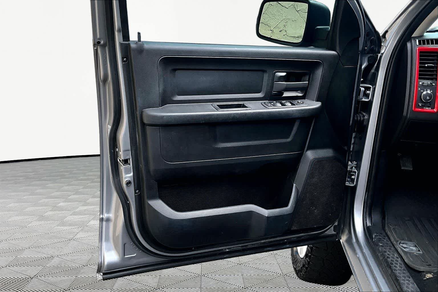 Used 2021 Billet Silver Metallic Clearcoat Ram Tradesman image 22