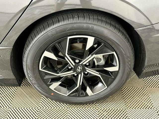 Certified Pre-Owned 2024 Hyundai Sonata SEL