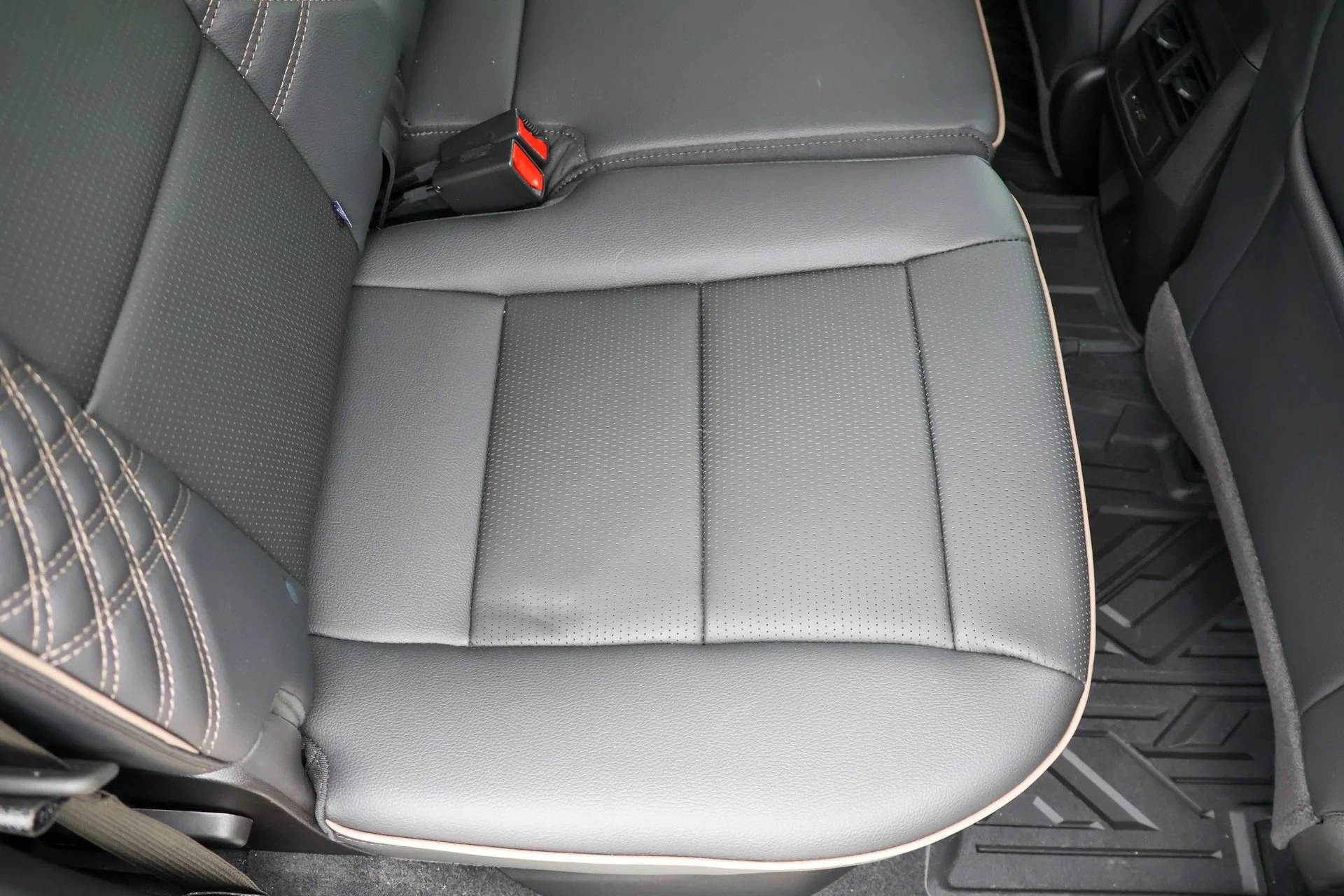 Used 2026 Summit White GMC Denali image 32