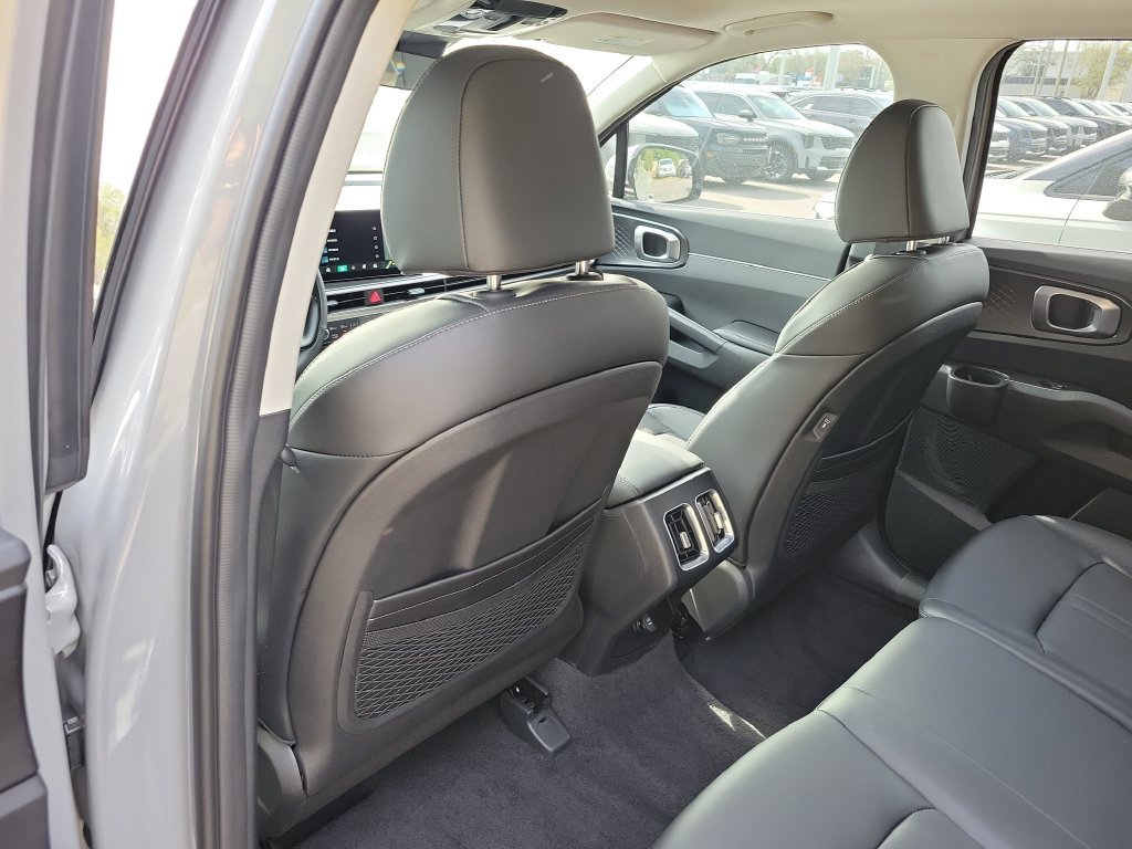 New 2026 Wolf Gray Kia S image 16