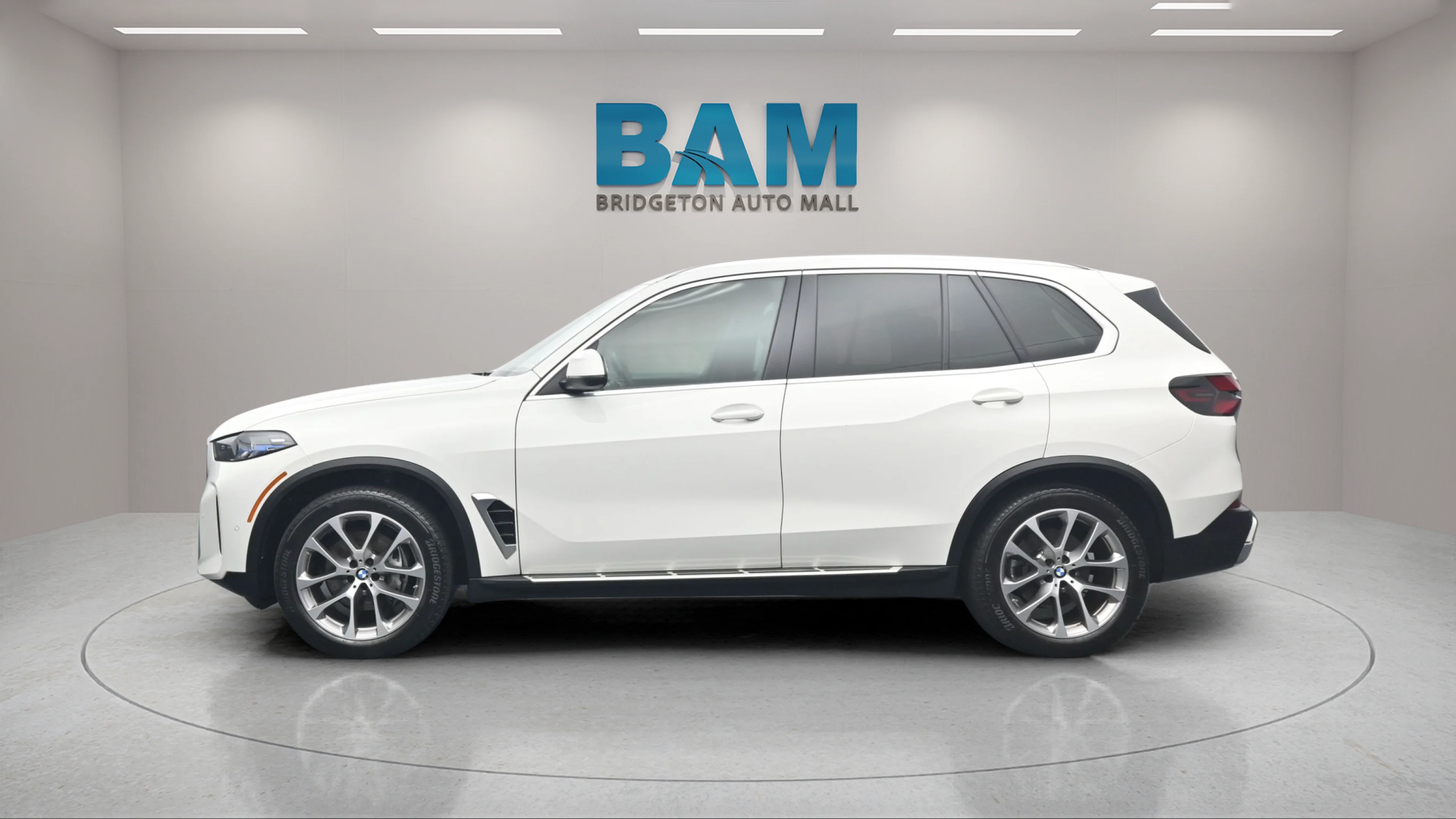 Used 2026 White BMW xDrive40i image 3