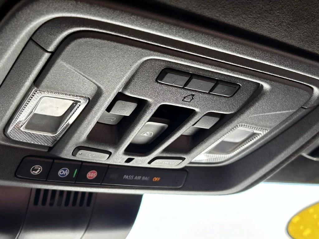 Used 2023 Onyx Black GMC Denali Ultimate image 34