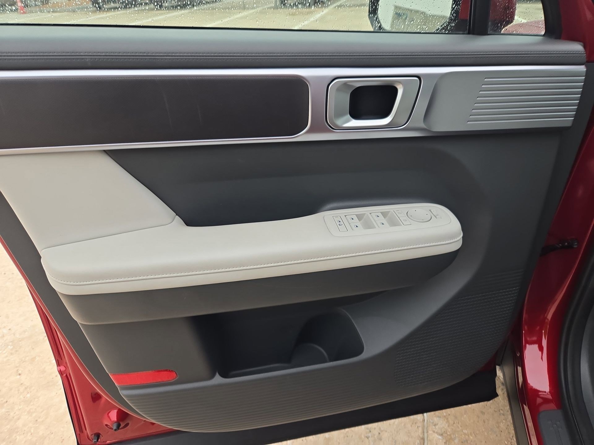Used 2025 Ultimate Red Hyundai SEL image 13