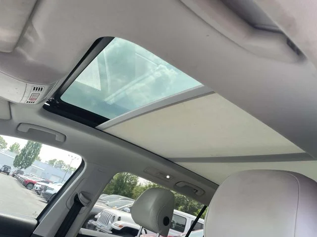 Used 2018 Gray Volkswagen 2.0T SEL image 20