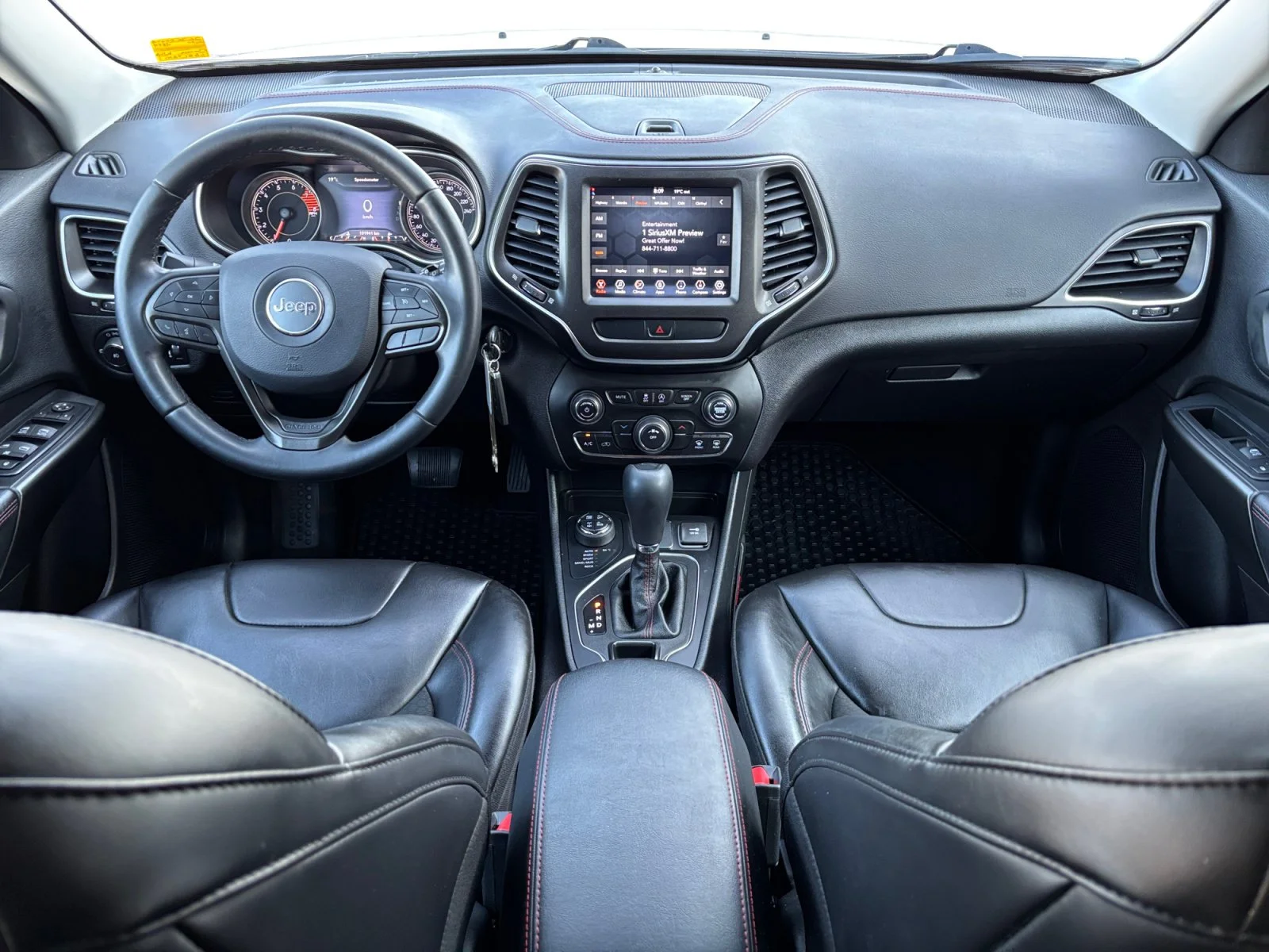 Used 2020 White Jeep Trailhawk image 12