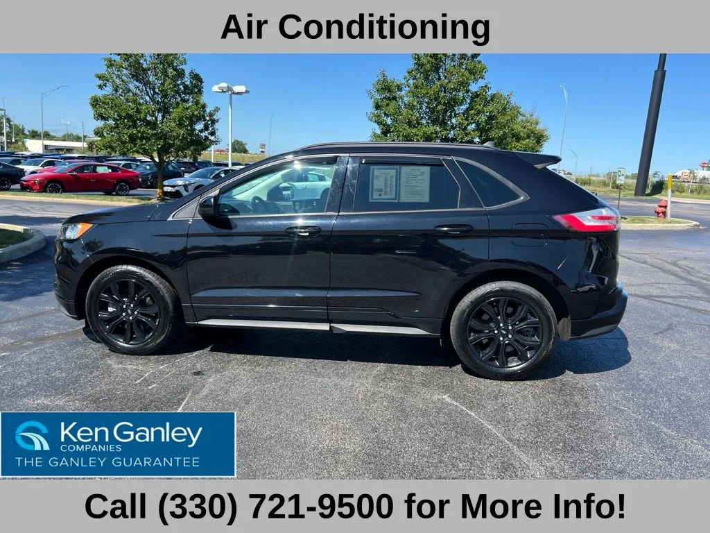 Used 2022 Black Ford SE image 15