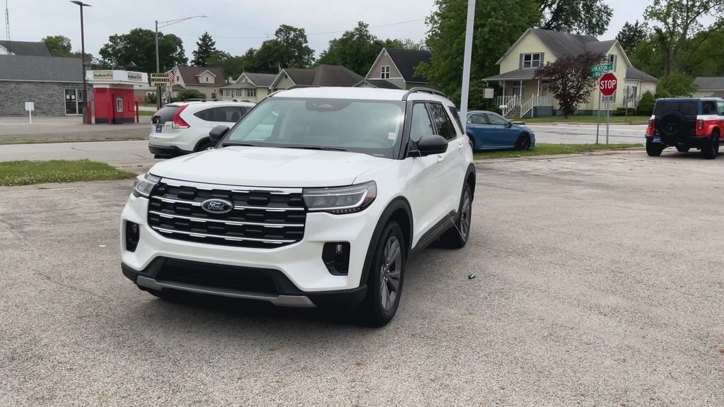 New 2026 Star White Metallic Tri-Coat Ford Active image 8