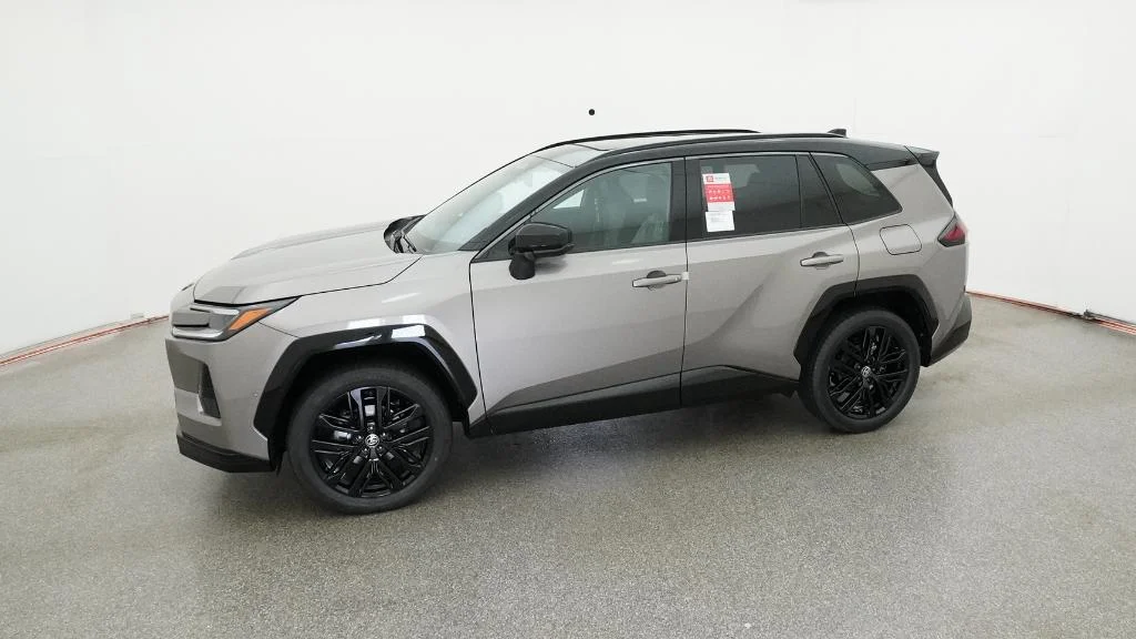 New 2026 Meteor Shower with Midnight Black Metallic roof Toyota XSE image 33