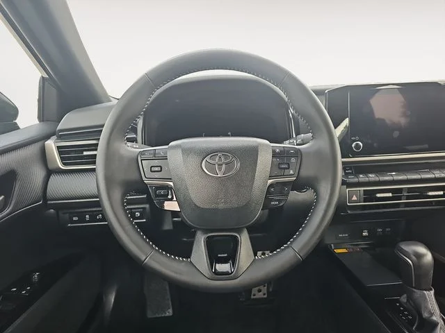 Used 2025  Toyota SE image 10