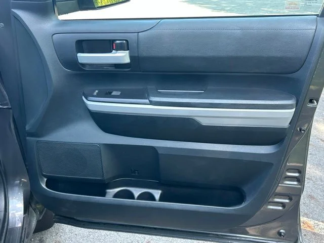 Used 2018 Gray Toyota SR5 image 31