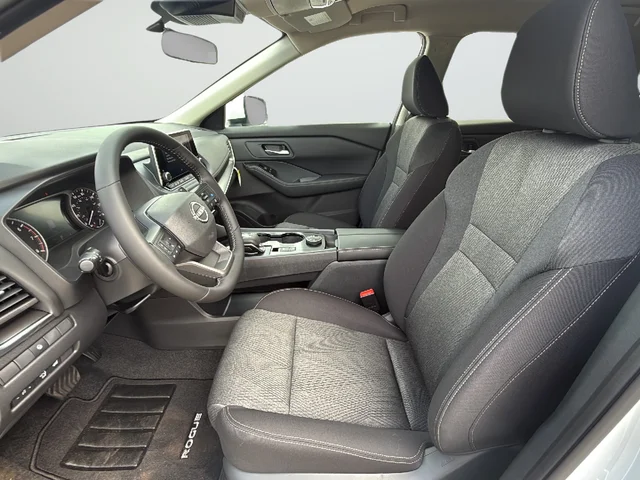 2026 Nissan Rogue SV - Photo 16