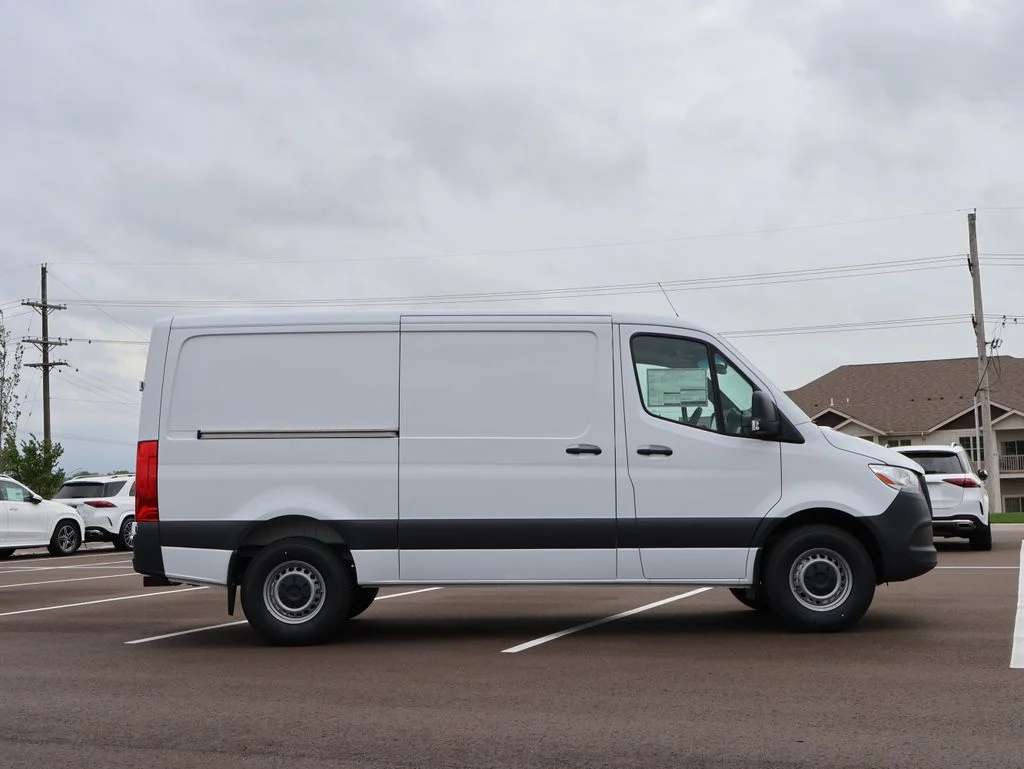 New 2026  Mercedes-Benz Cargo 144 WB image 4