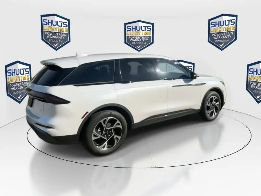Used 2025 White Platinum Metallic Tri-Coat Lincoln Premiere image 9