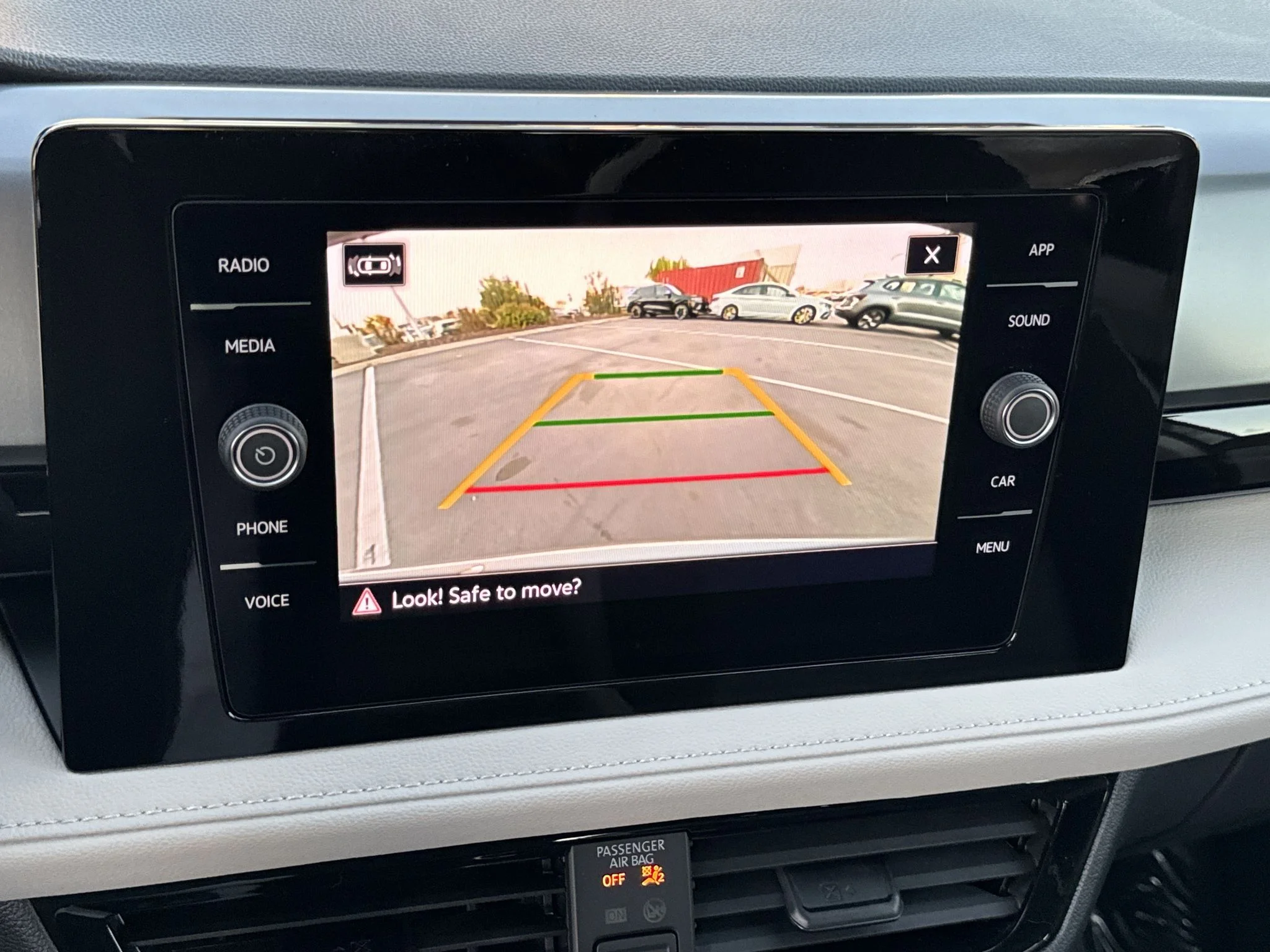 New 2027 Platinum Gray Metallic Volkswagen S image 26