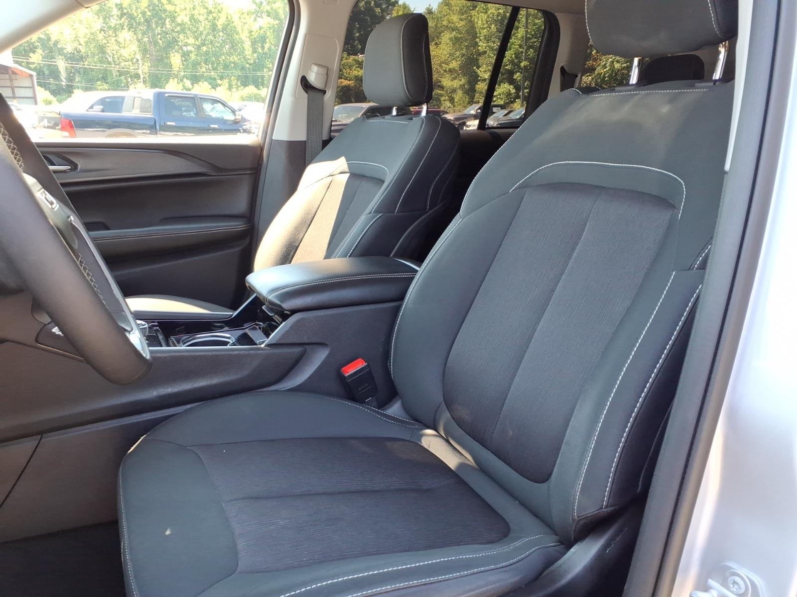 Used 2023 Silver Jeep Laredo 4x4 image 13