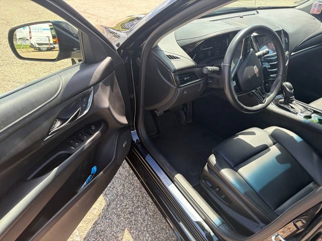 Used 2018 BLACK RAVEN Cadillac RWD image 6