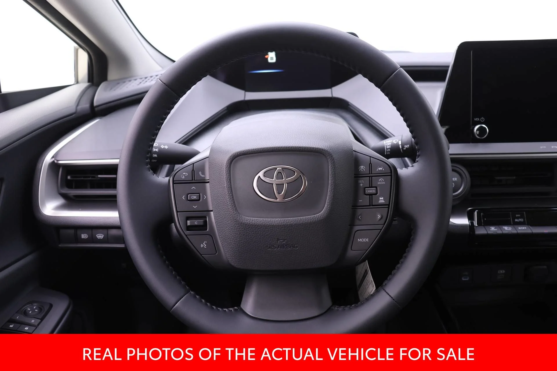 2026 Toyota Prius LE - Photo 14