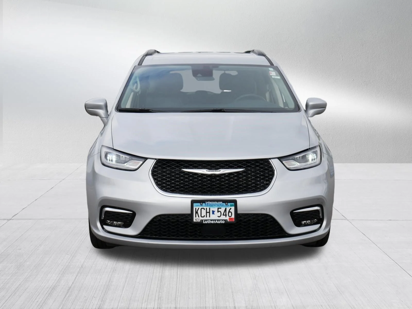 Used 2022 Chrysler Pacifica Touring L with VIN 2C4RC1BG2NR219683 for sale in Hopkins, Minnesota