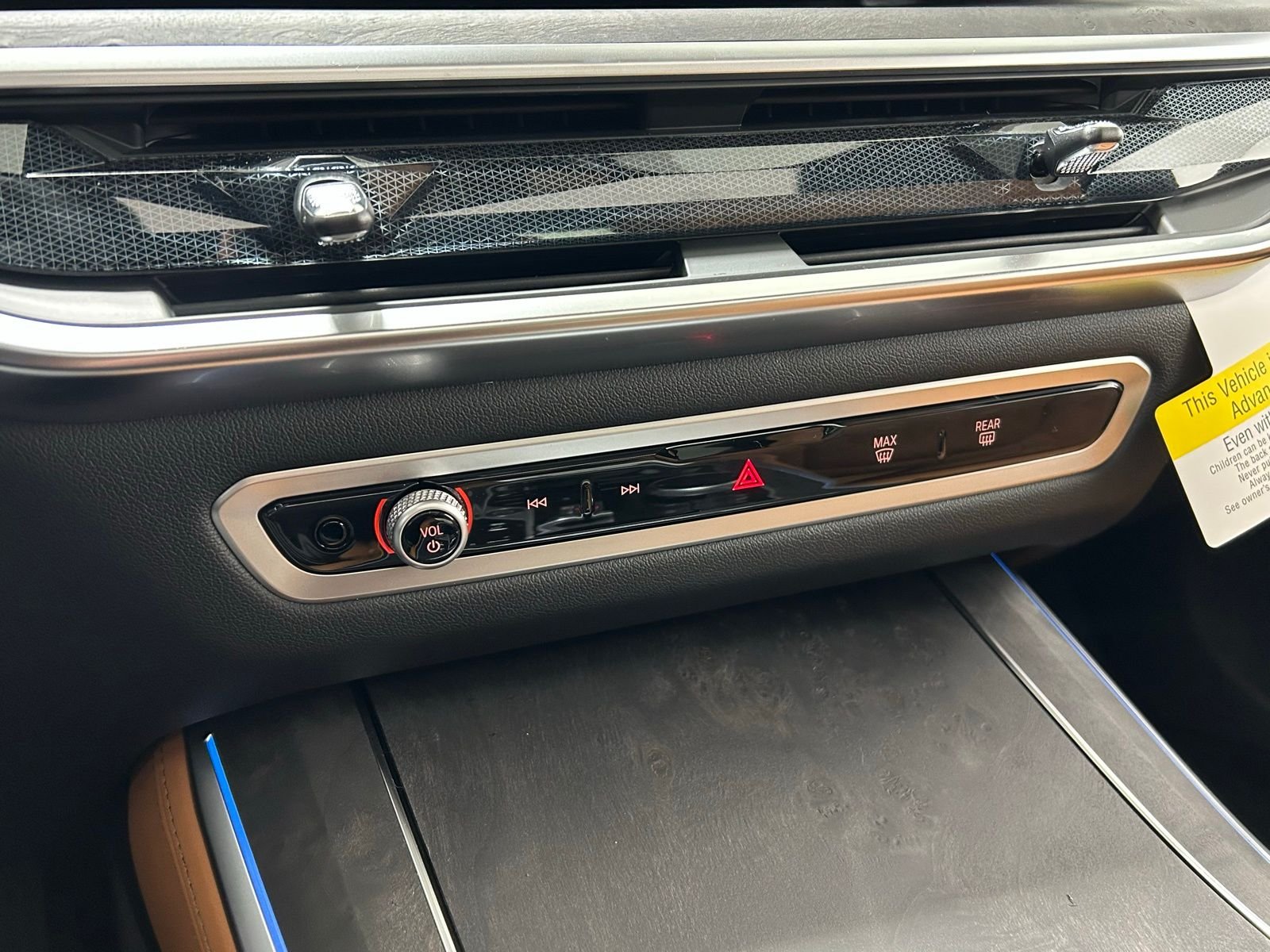 New 2026 Black Sapphire Metallic BMW xDrive40i image 28