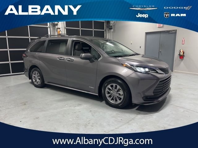 2021 Toyota Sienna LE
