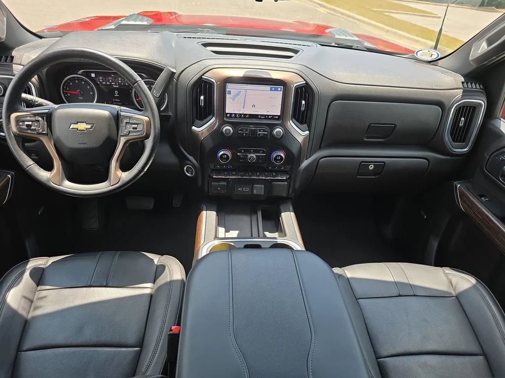 Used 2023 Red Chevrolet High Country image 10