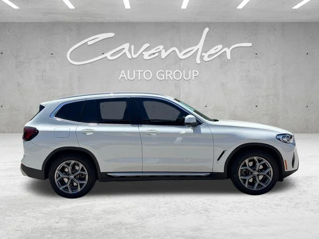 Used 2022 White BMW sDrive30i image 18