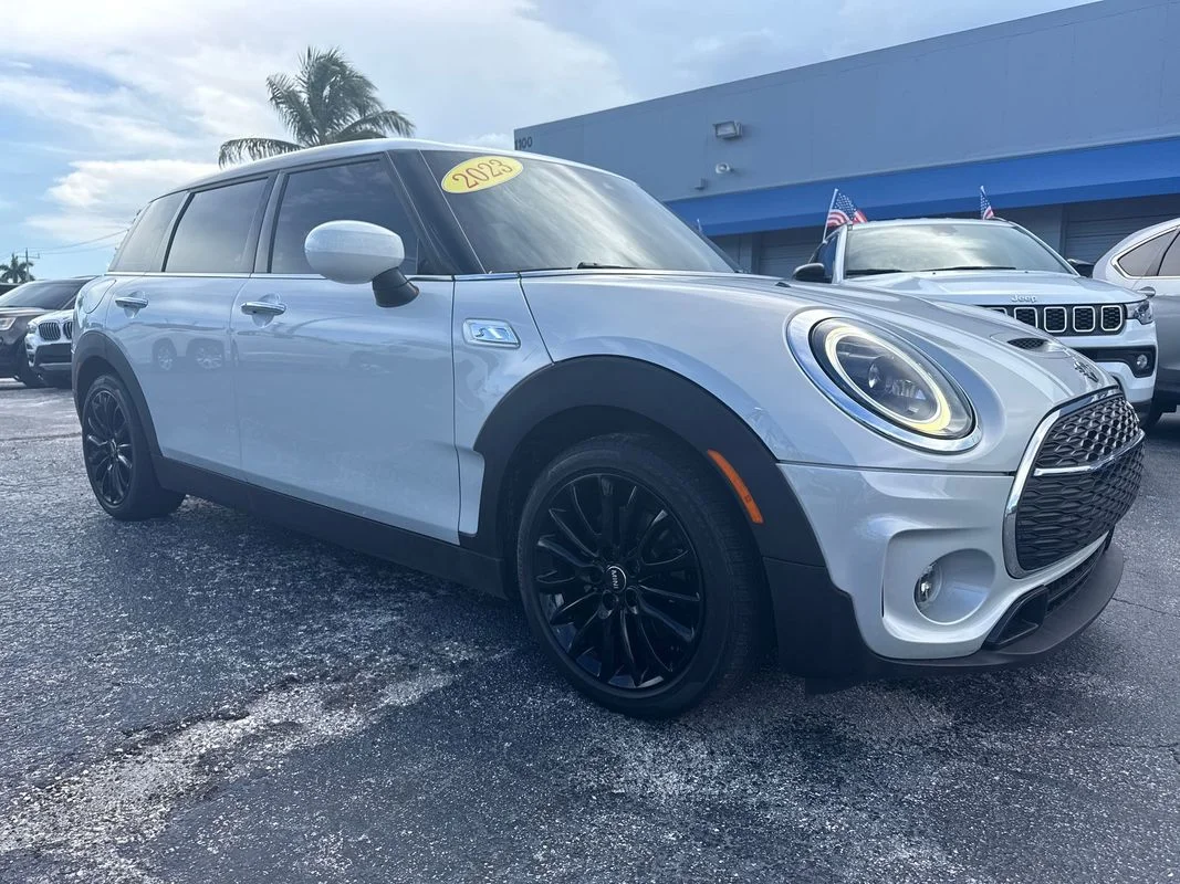 Used 2023 White MINI Cooper S image 3