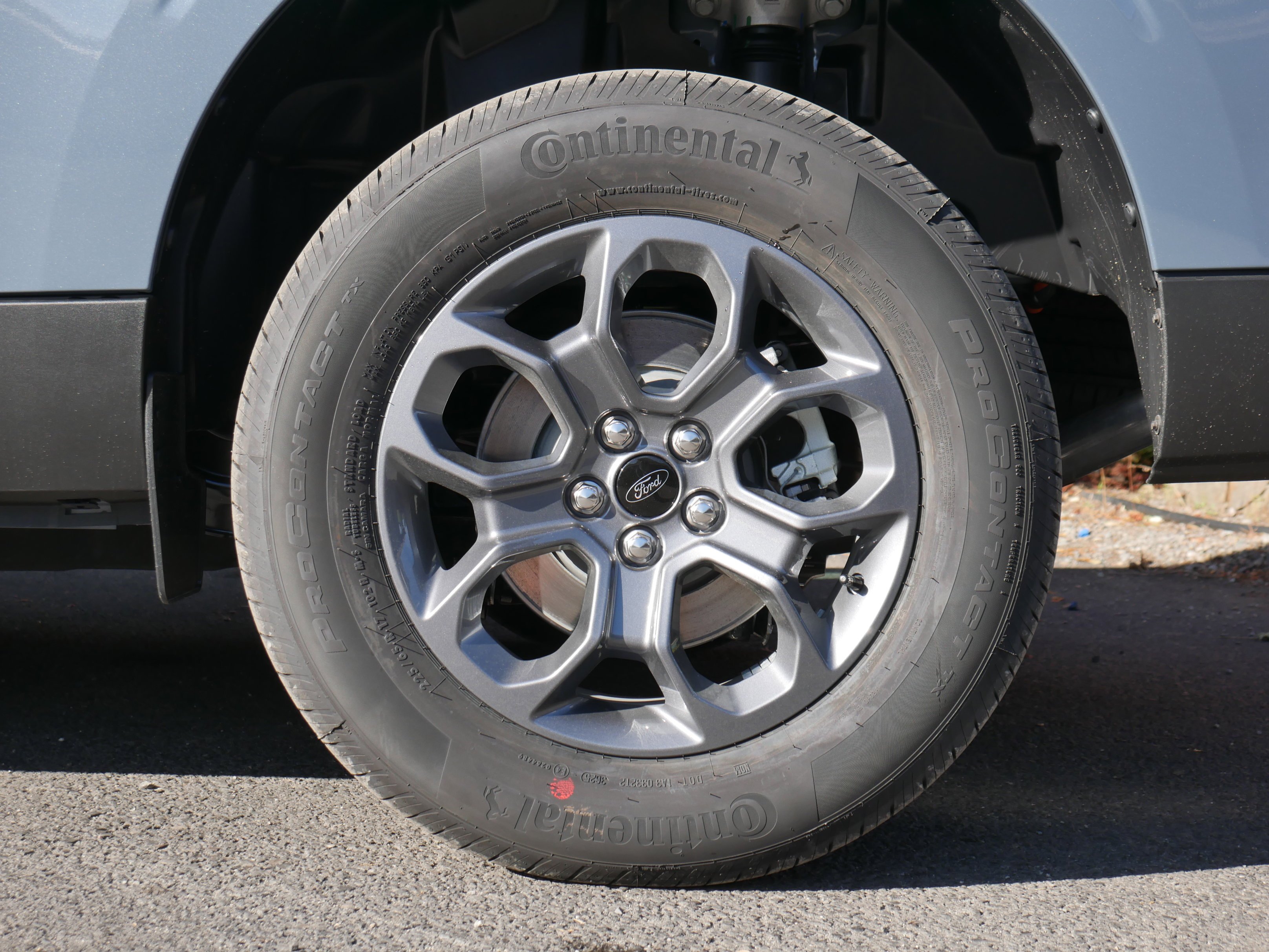 New 2025 Azure Gray Metallic Tri-Coat Ford XLT image 17