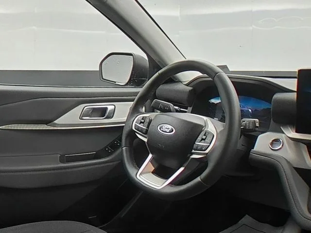 Used 2025 Black Ford Active image 35