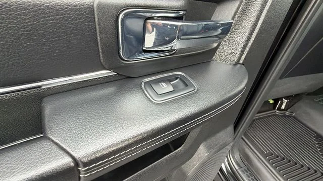2017 RAM Ram 1500 Pickup Laramie - Photo 17