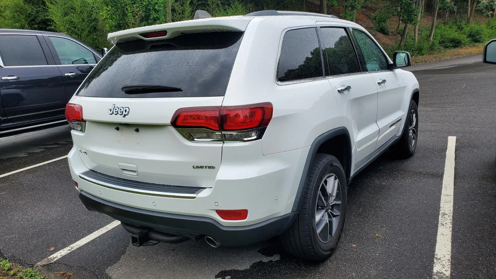 Used 2020 Bright White Clearcoat Jeep Limited image 9