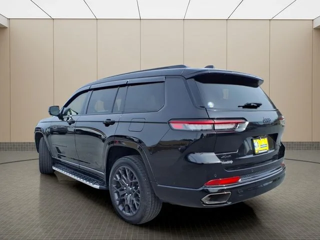Used 2025 Black Jeep Summit image 18