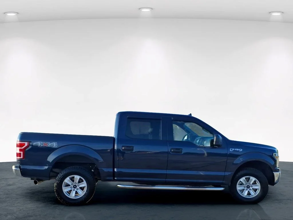 Used 2019 Blue Ford XLT image 4