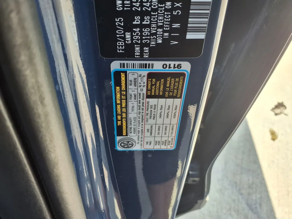 Used 2025 Black Kia S image 39