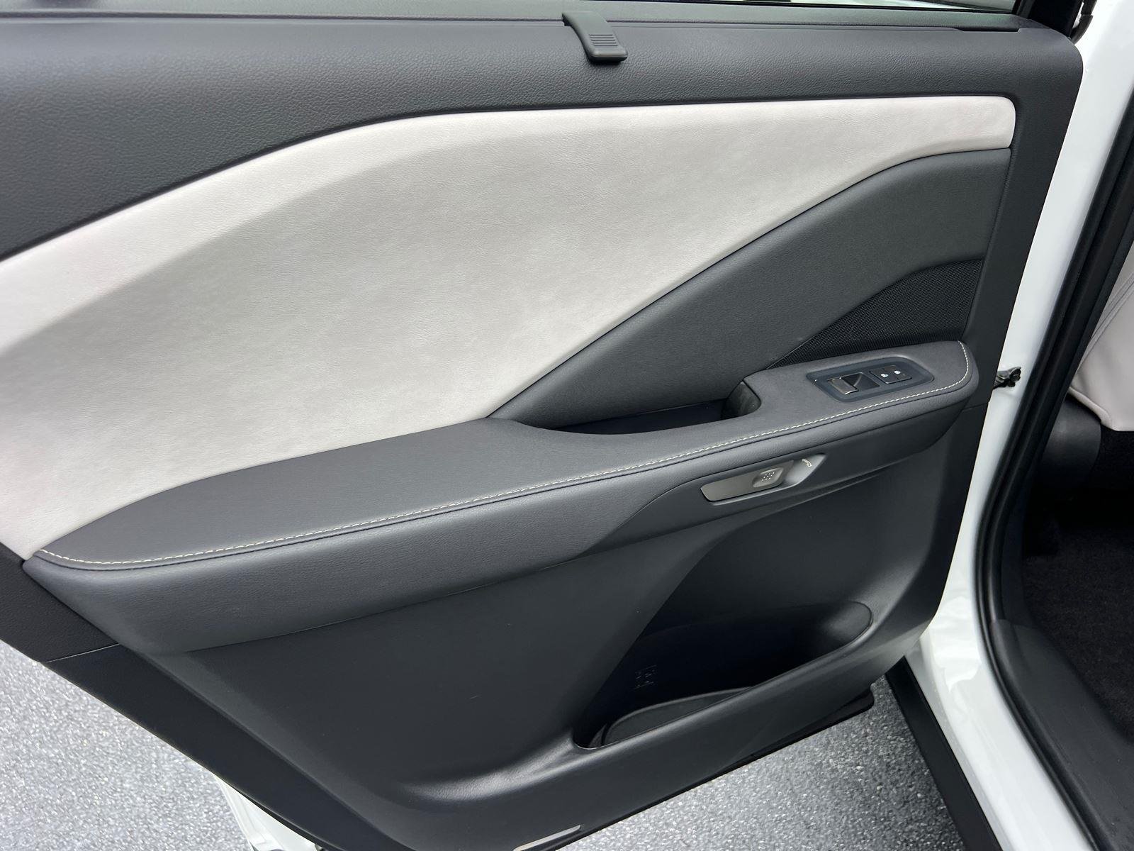 New 2026 Wind Chill Pearl Lexus PREMIUM AWD image 15