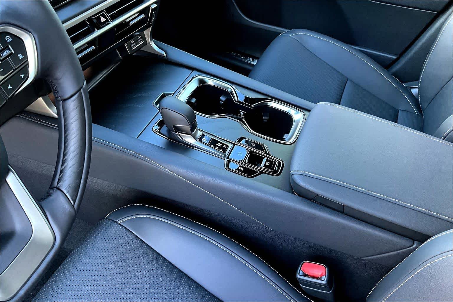 New 2026 Eminent White Pearl Lexus Premium+ image 7
