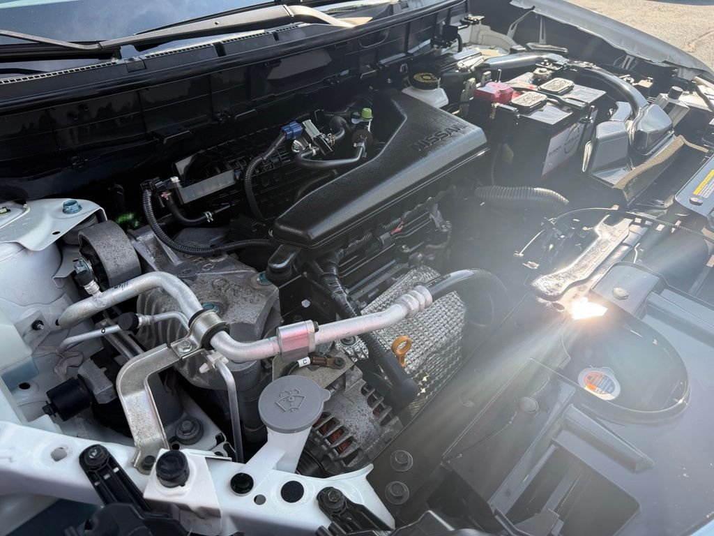 Used 2018 White Nissan S image 6
