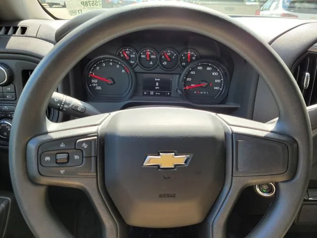 New 2025 Summit White Chevrolet WT image 27