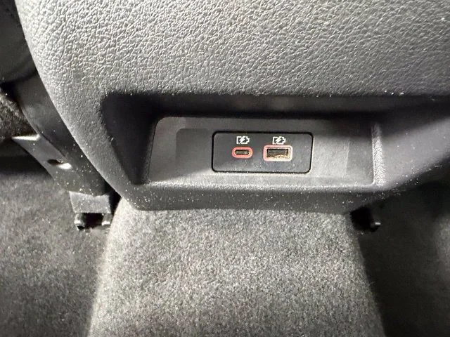 Used 2025 White Nissan 2.5 SV image 32
