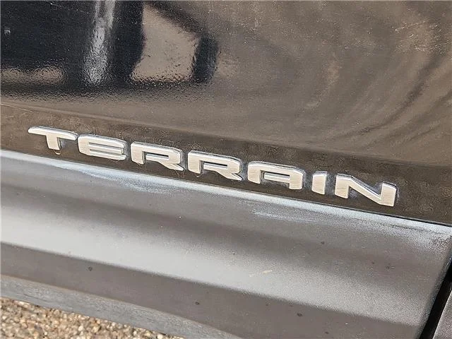 Used 2023 Red GMC SLT Front-Wheel Drive image 8