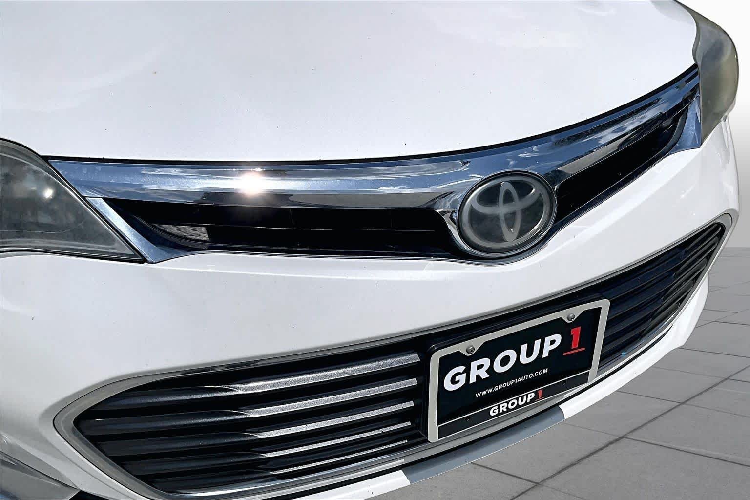 Used 2013 Blizzard Pearl Toyota Limited image 27