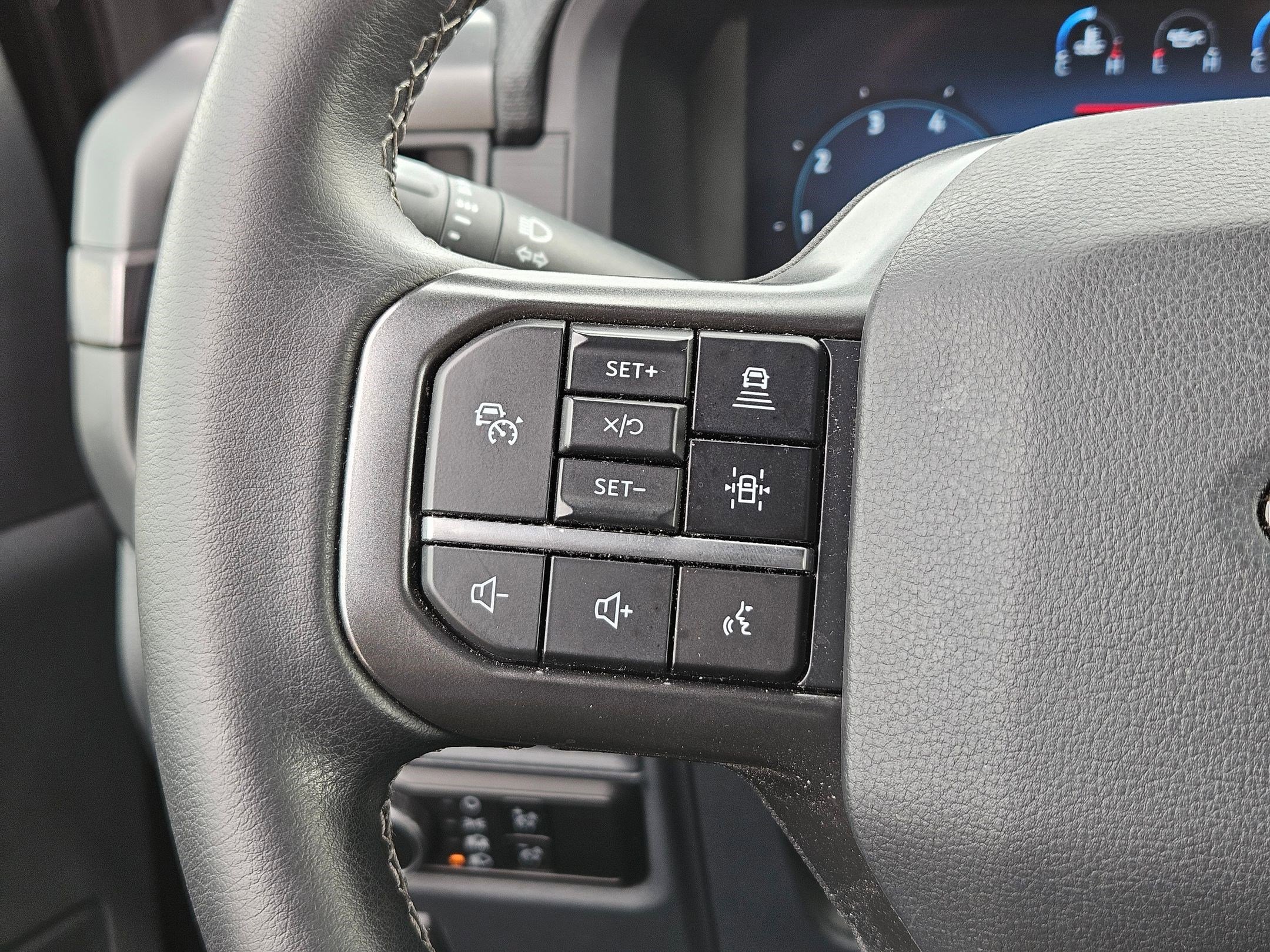 Used 2024 Blue Ford XLT image 16
