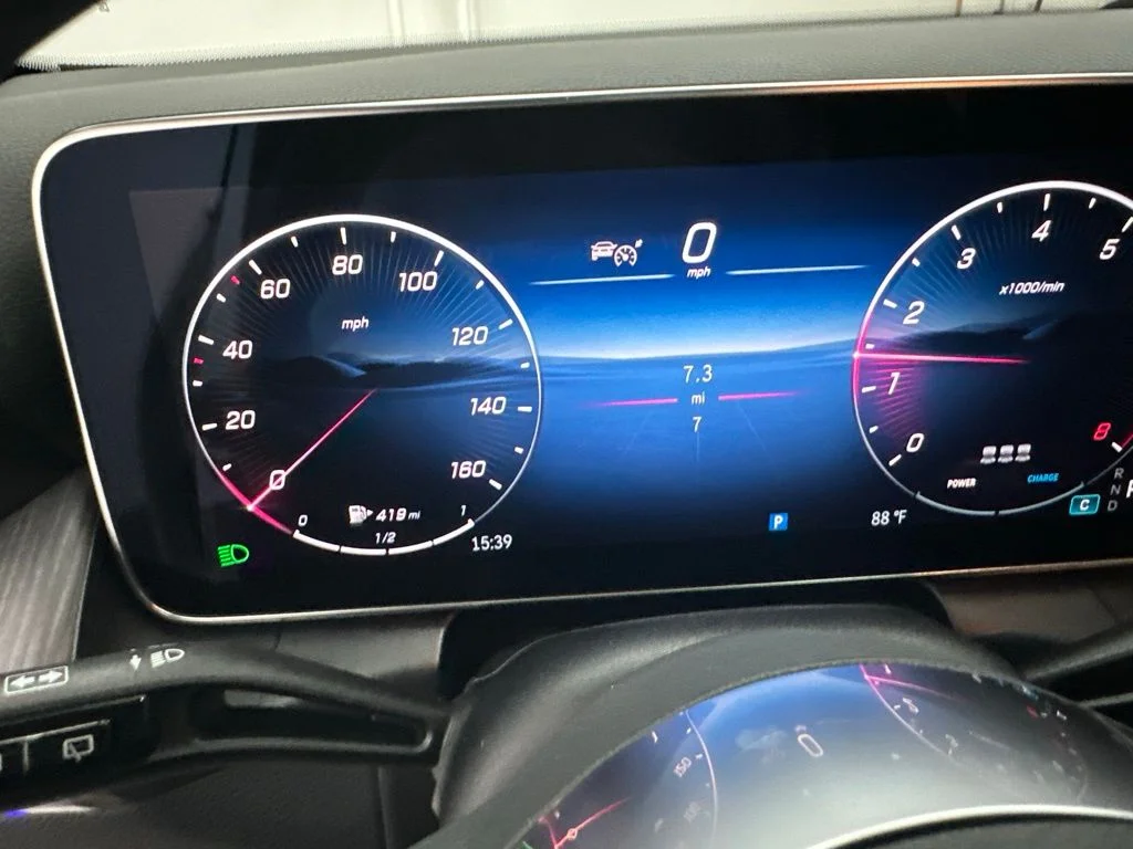New 2027 White Mercedes-Benz GLC 300 image 15