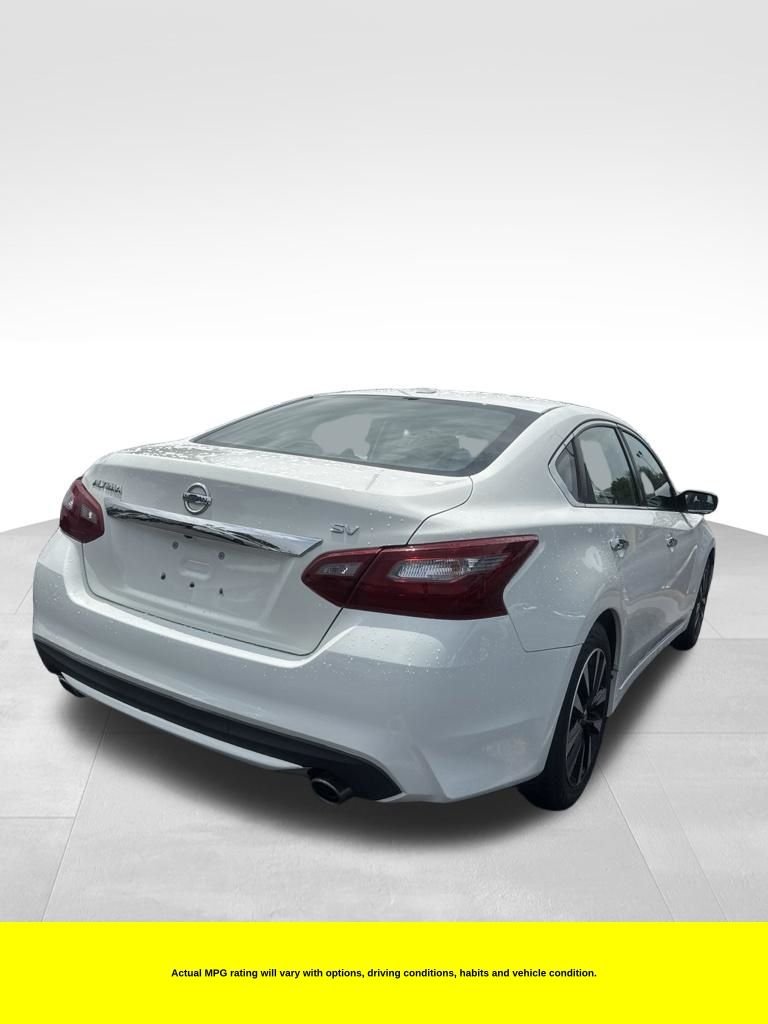 Used 2018 White Nissan 2.5 SV image 2