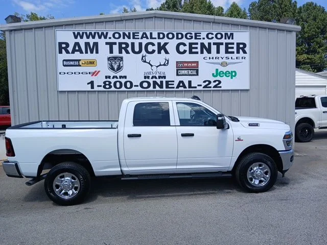 New 2026 Bright White Clear-Coat Exterior Paint RAM Tradesman image 2