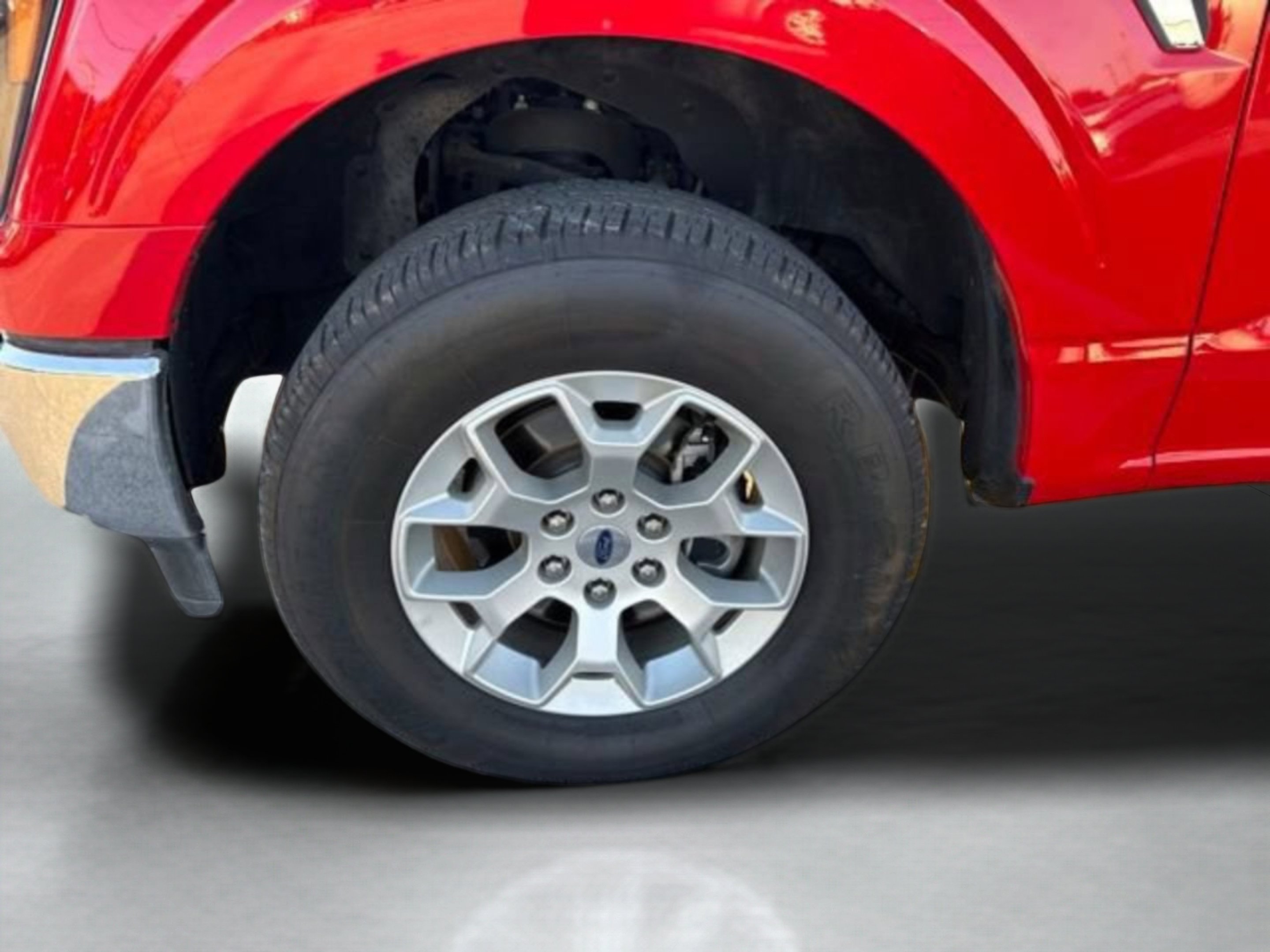 Used 2023 Race Red Ford XLT image 31