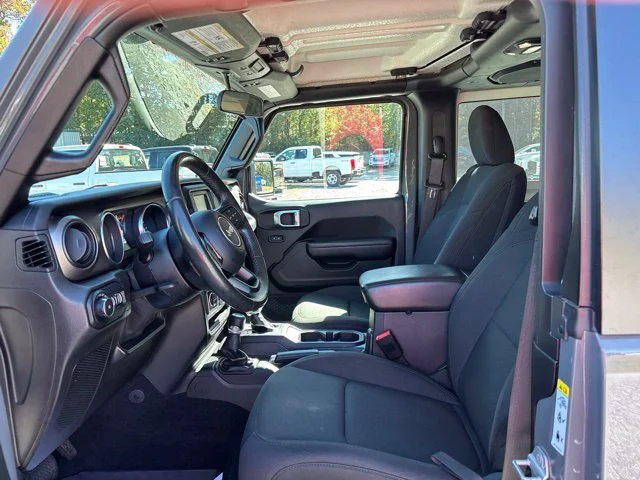 Used 2019 Gray Jeep Sport S image 21